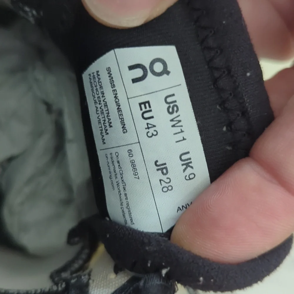 On Cloud X Running Shoes, Size 11 - Picture 4 of 7